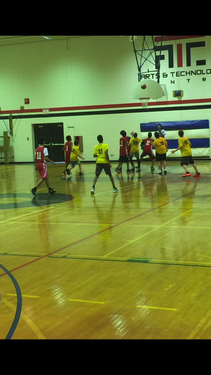 frontenacLRSD's tweet photo. Best of luck to all of the teams participating in our Frontenac Invitational Basketball tournament tonight and tomorrow @ArtsTechCentre. Go Flames Go!!     🏀🏀🏀 https://t.co/KMstdsVVis