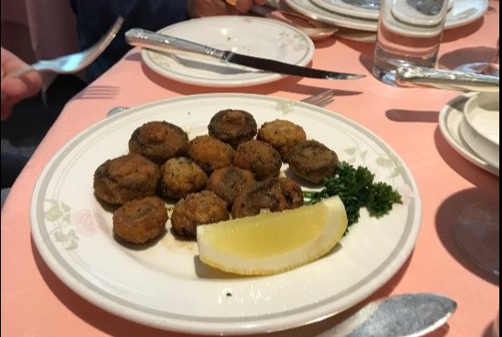 monk3y_b0y's tweet photo. @BenStarSports I love your food write ups Ben but can't be having Oslo Court. They must have some top notch service going on as the food doesn't look great....  #BernieInn #stuckinthe70s https://t.co/eaF38CFgGD