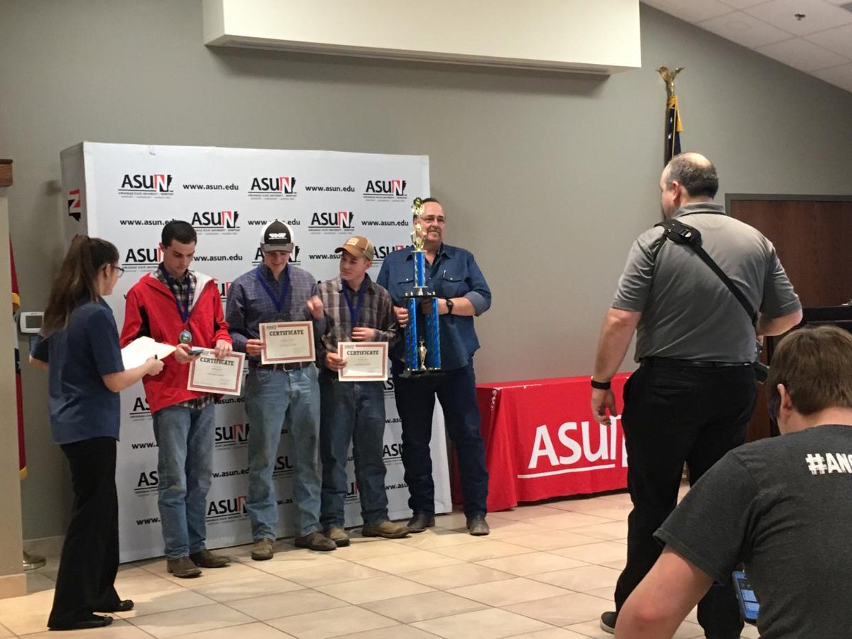 froniuswelding's tweet photo. At the Arkansas State University Weldathon, 18+ local high schools competed in a custom table build off for a chance to win college scholarships and welding equipment for their schools. Winners got a #Fronius #TransSteel 2500 for their schools!💥
#FroniusFriday
#savethetrades https://t.co/d9aOnZmQk7