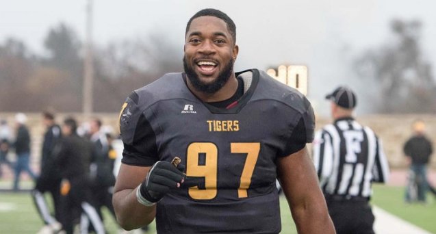 KevinBrownNFL's tweet photo. Fort Hays State DT Nathan Shepherd (6037/310/5.04) is up next for a closer look. Had 38 tackles, 12.5 TFL, 4 sacks in 2017. Routinely dominated level of competition. #NFLDraft https://t.co/WoSfALbfu7