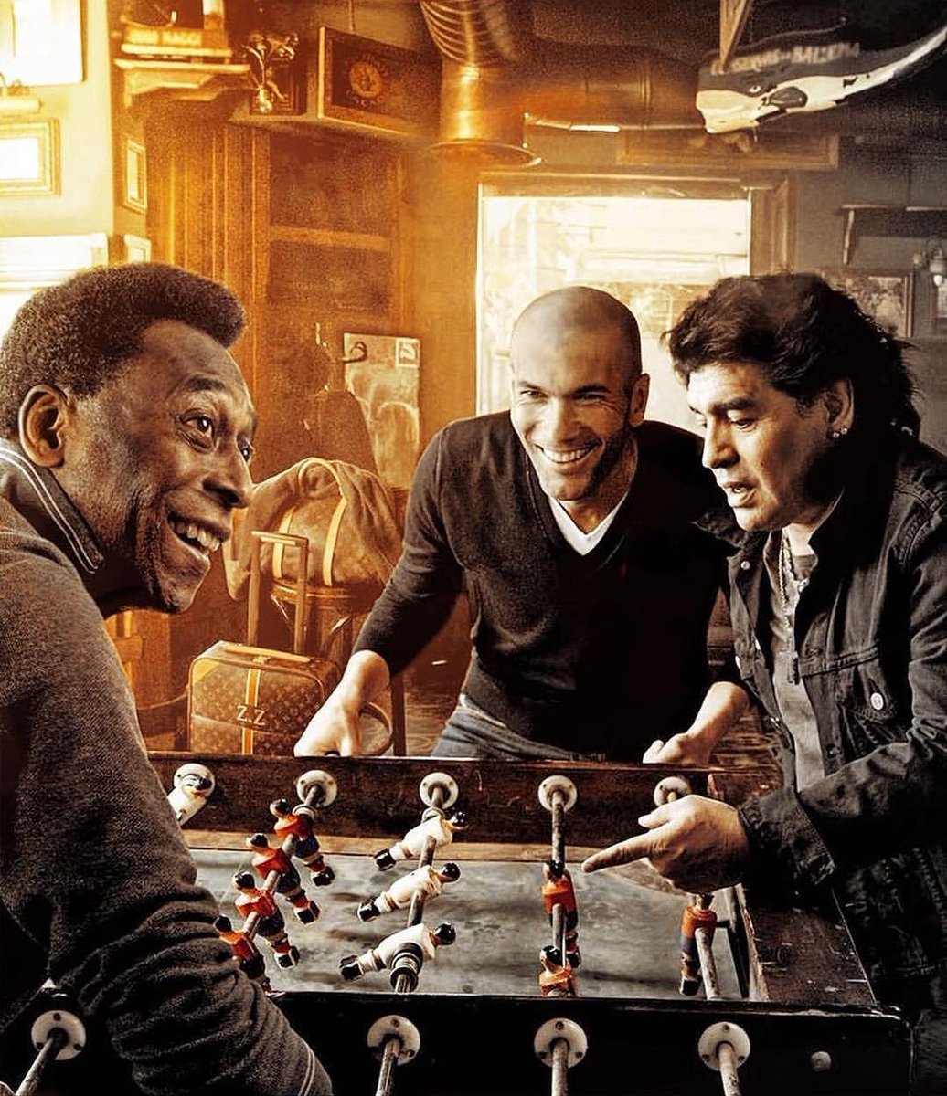 Pe_Egea's tweet photo. Esto es futbol⚽️ @ZidaneRM1000000  y @PELE__010 https://t.co/jXLRvlC75z