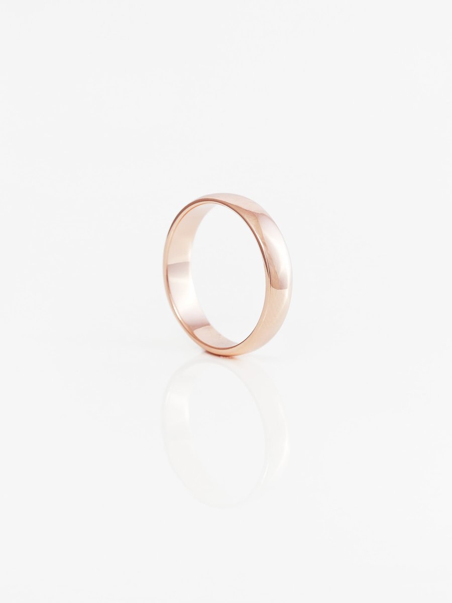 mrokgrooms's tweet photo. MR O.K - The Half Round in 5mm, a beautiful men's wedding ring pictured in Rose Gold. https://t.co/aCUKmCzXWX