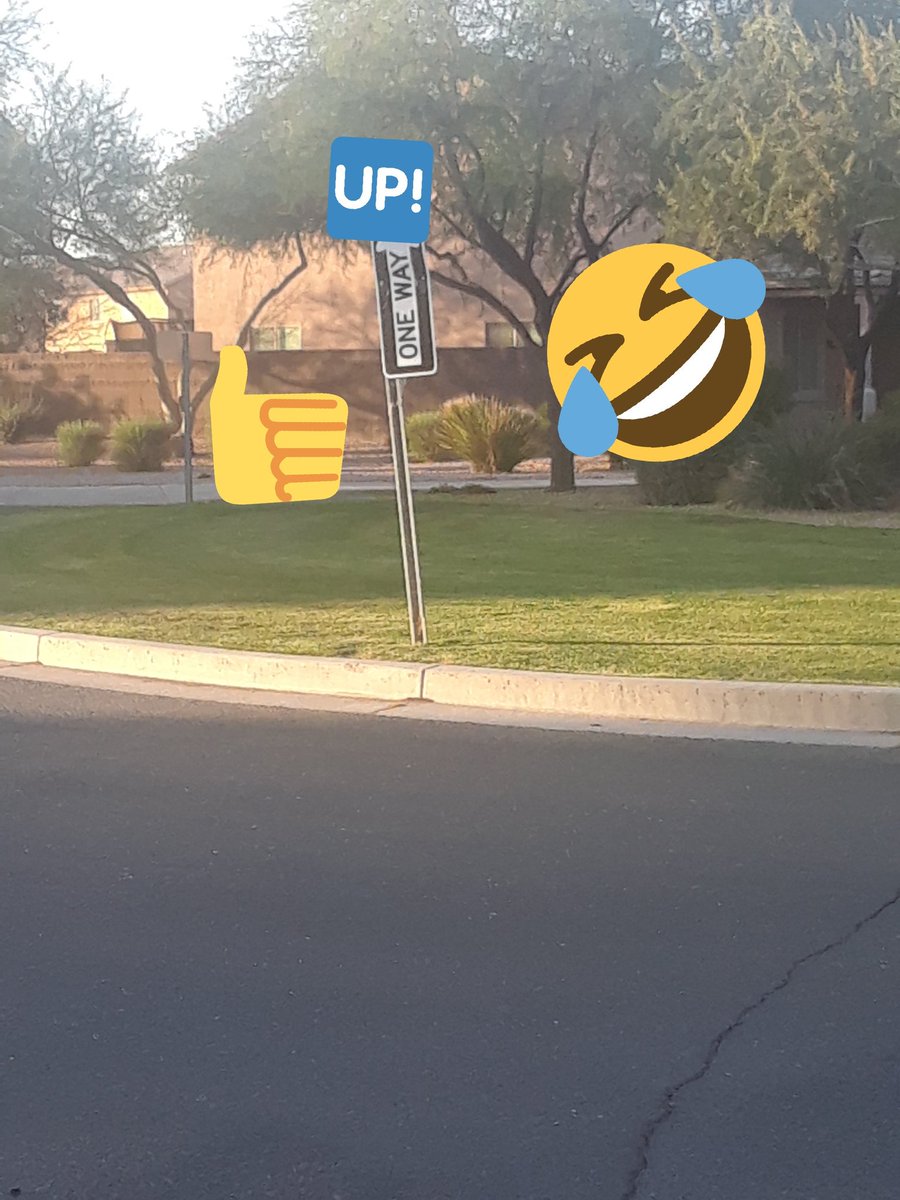 trisrenblogs's tweet photo. This is funny that sign is turn up #OneWayUp https://t.co/uXEWRULMjD