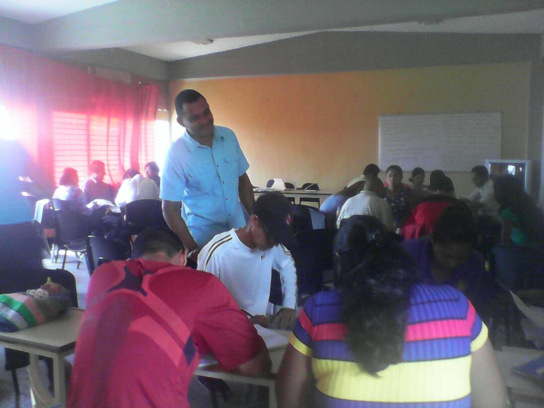 FormacionZey's tweet photo. II Encuentro del PNF. Ingles. Contando con el acompañamiento de los Profes. Juan. Maria y Damarys. De investigacion. https://t.co/7SXAbtWGgI