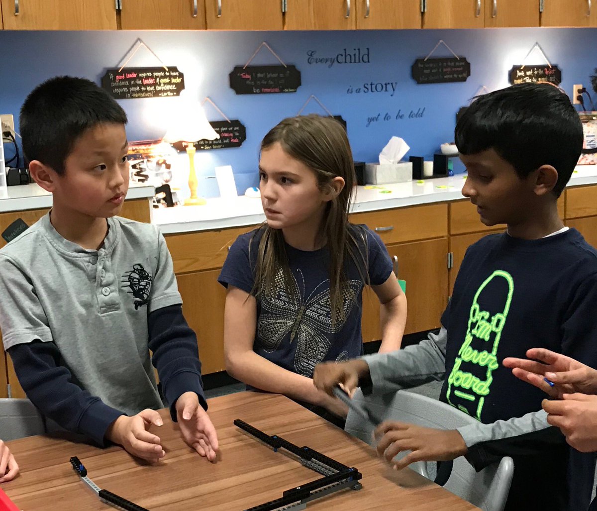 lm4kids's tweet image. Can you see it in their eyes? This was such a powerful conversation @AustinElem #virtualrobotics #engineeringdecisions #teamaustinrobotics
