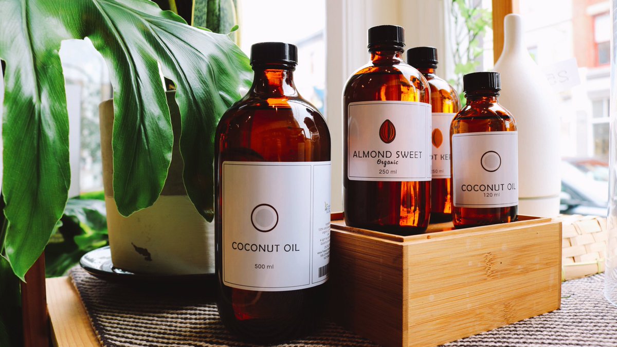 FSBotanicals's tweet image. Our base oils now have a new look and a new size! They also have many benefits for your skin, hair and health. 
Here’s a simple recipe to combat dry hair/skin using our almond sweet oil: 
 - 50ml base oil (Jojoba oil/ Coconut oil/ Castor oil)
 - 25 drops of essential oil