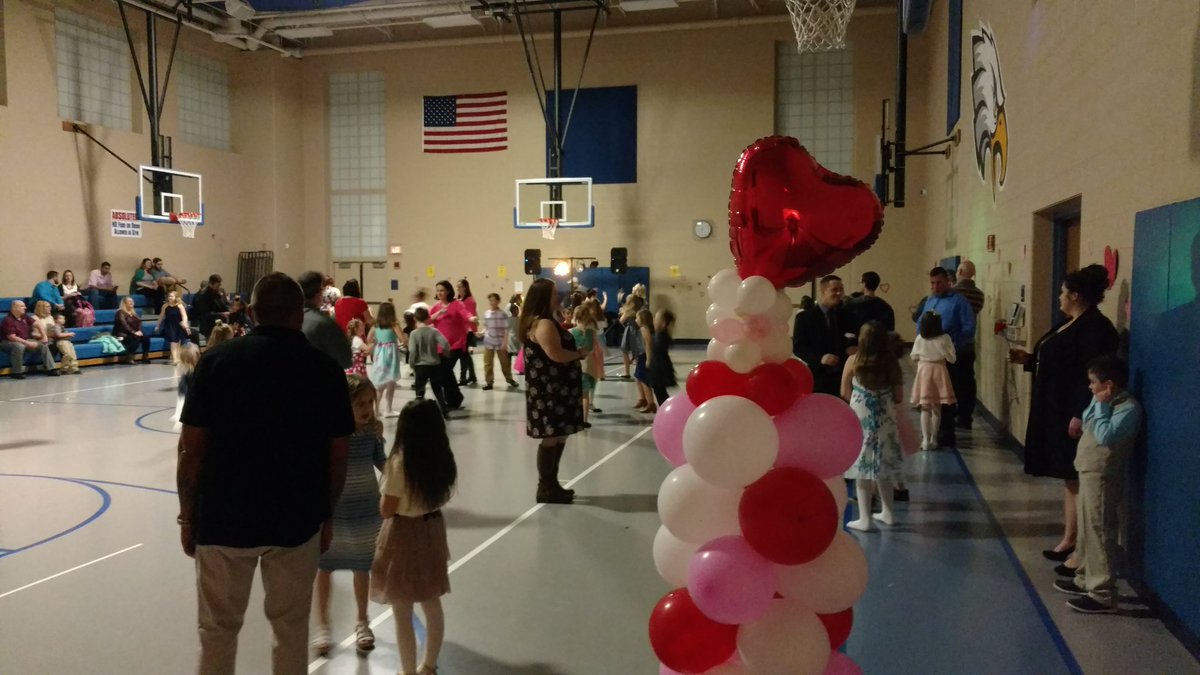 Hubbard_ES's tweet photo. Family Dance Night! https://t.co/BB0JqiDW33