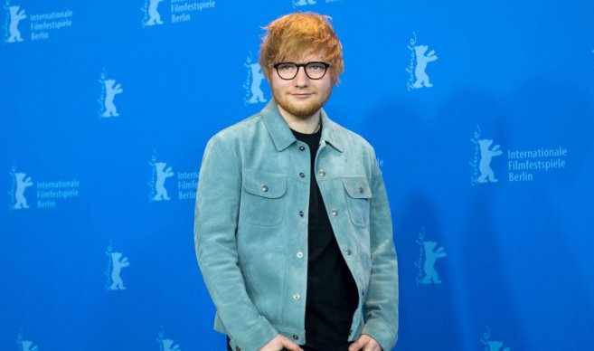 UltimaHoracom's tweet photo. Ed Sheeran hace un desnudo artístico en la Berlinale con Songwriter https://t.co/4JVjSdX5Uk https://t.co/LVV9MrWoeI