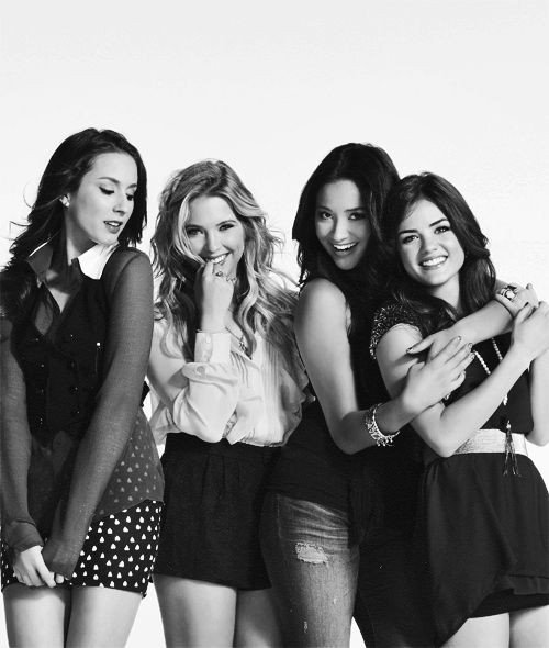TvmovieEdits's tweet photo. PRETTY LITTLE LIARS

#PrettyLittleLiars #AshleyBenson #LucyHale #ShayMitchell #TroianBellisario #IanHarding #KeeganAllen #TylerBlackburn #SashaPieterse
#A https://t.co/h7WuajEZ4n