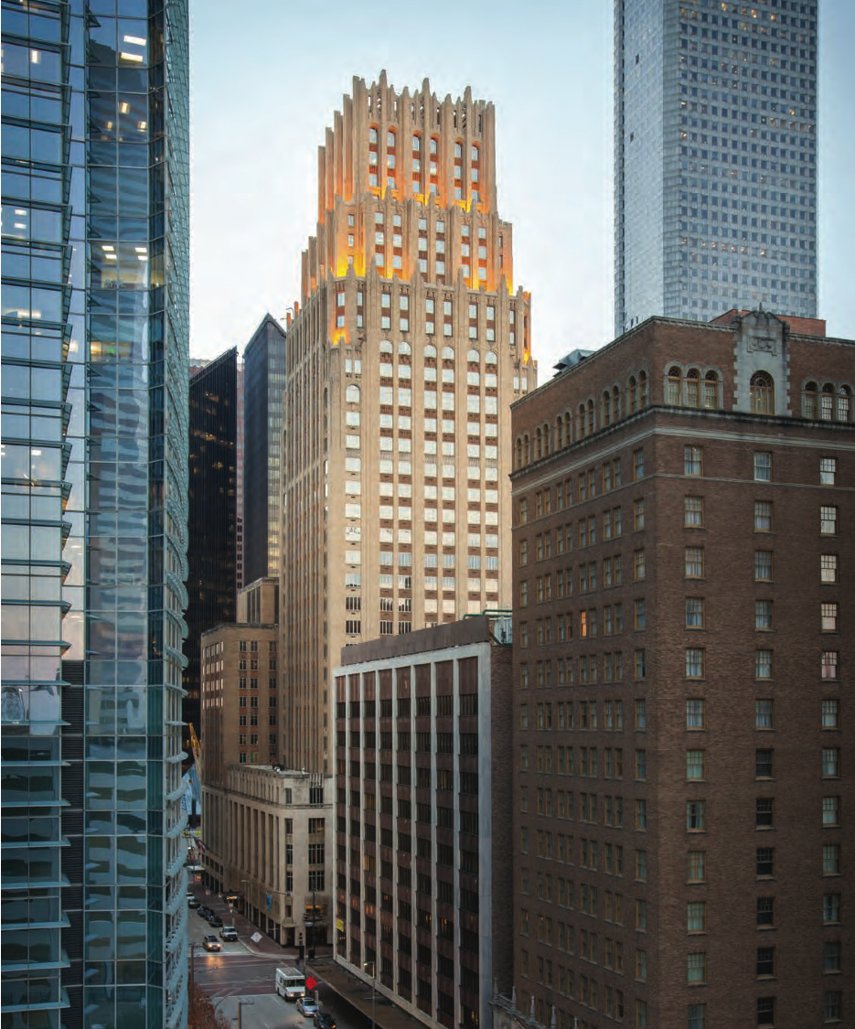 finnhallhou's tweet photo. Our home at the historic #JonesBuilding sure does light up the #Houston skyline. https://t.co/UW4Bc3xqq8 https://t.co/fGrEsez3Mk