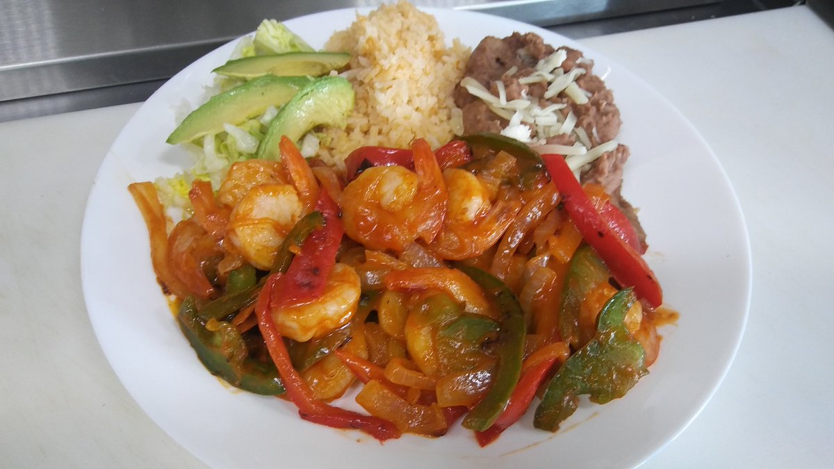 Camarones ala diabla with grilled veggies