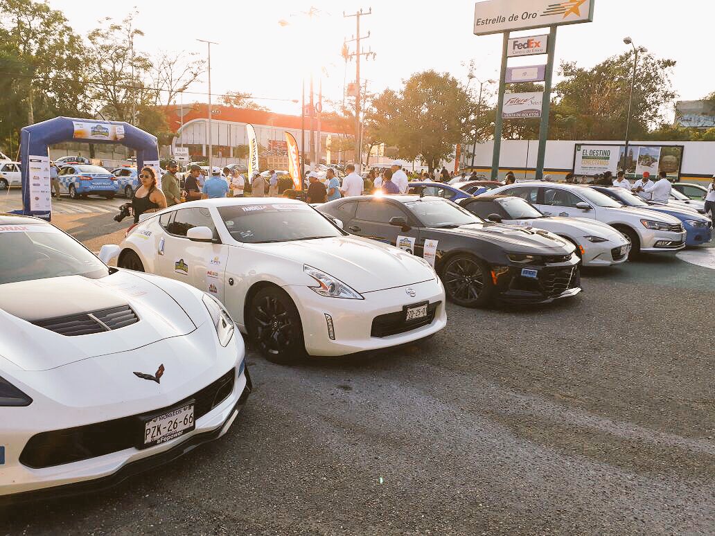Llegan en este momento a #Acapulco los participantes de la 17ª edición del #RallyDelGolfoAlPacífico que recorrieron más de mil kilómetros desde el Puerto de Veracruz para pasar un grandioso fin de semana en #Acapulco. ¡Bienvenidos y felicidades!