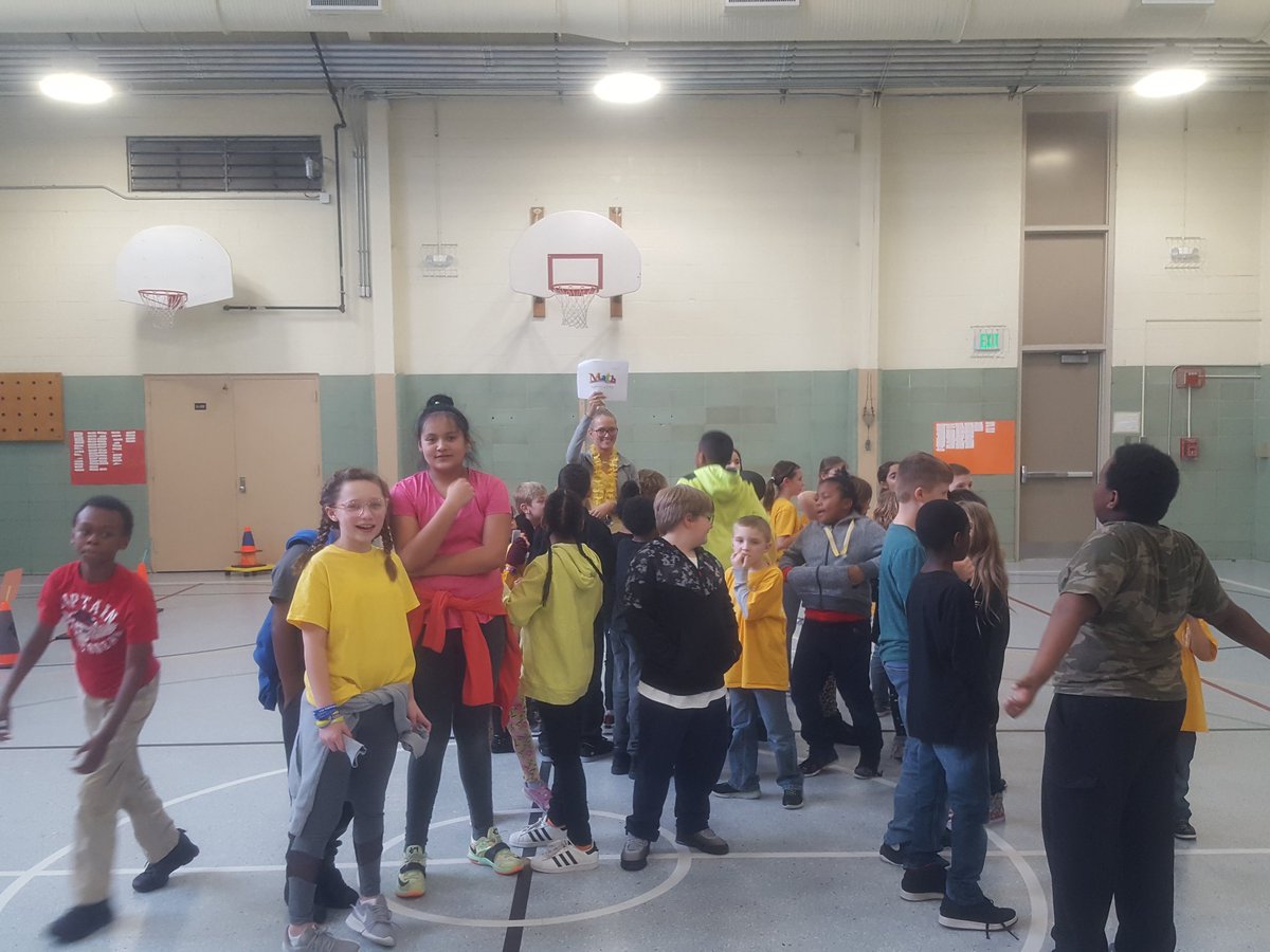 chasebcps's tweet image. We had a great house day! Teachers, faculty and students loved the Minute to Win It games!  We got to know each other more and designed a puzzle piece to highlight our favorites! @twilkinsBCPS @cbanksbcps