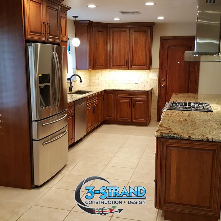 3strand1's tweet photo. Happy #NationalTileDay! 🎉
We used #tile floors and travertine tile backsplash for this great #kitchenremodel.
If a #remodel or #building is in your future, consider tile in your design. It is a timeless element of #architecture and #design.

#Tucson #construction #contractors https://t.co/9f2ndfJ29U