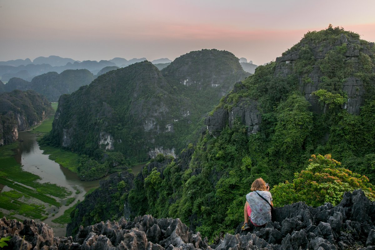 my_kokua's tweet photo. RT @ificouldtravel: “Broad, wholesome, charitable views of men and things cannot be acquired by vegetating in one little corner of the earth all of one’s lifetime.” Mark Twain Visit Hanoi #conscioustravel #voluntourism #internships #traveltheworld #giveb… https://t.co/PXcqudkx2w
