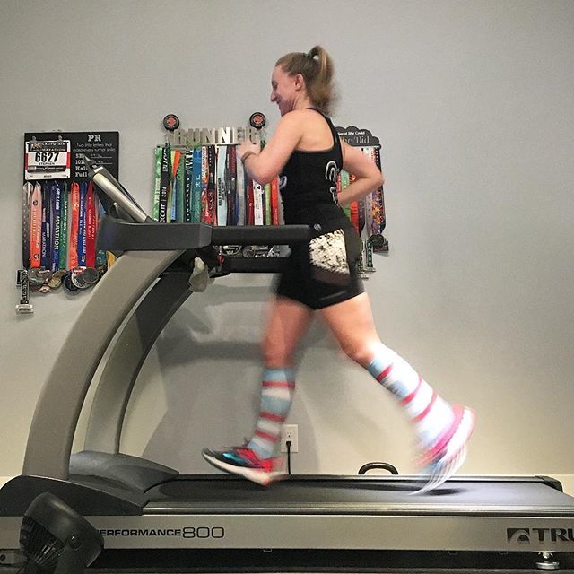 homewiththeboys's tweet photo. Flying for 7 marathon goal pace miles! 🏃🏼♀️ Bring on the weekend! 🙌🏻
#ad #aviaofficial #findyourtime #rawthreads #halfmarathontraining https://t.co/4AujRnjHxf https://t.co/BWAEfDrp3p