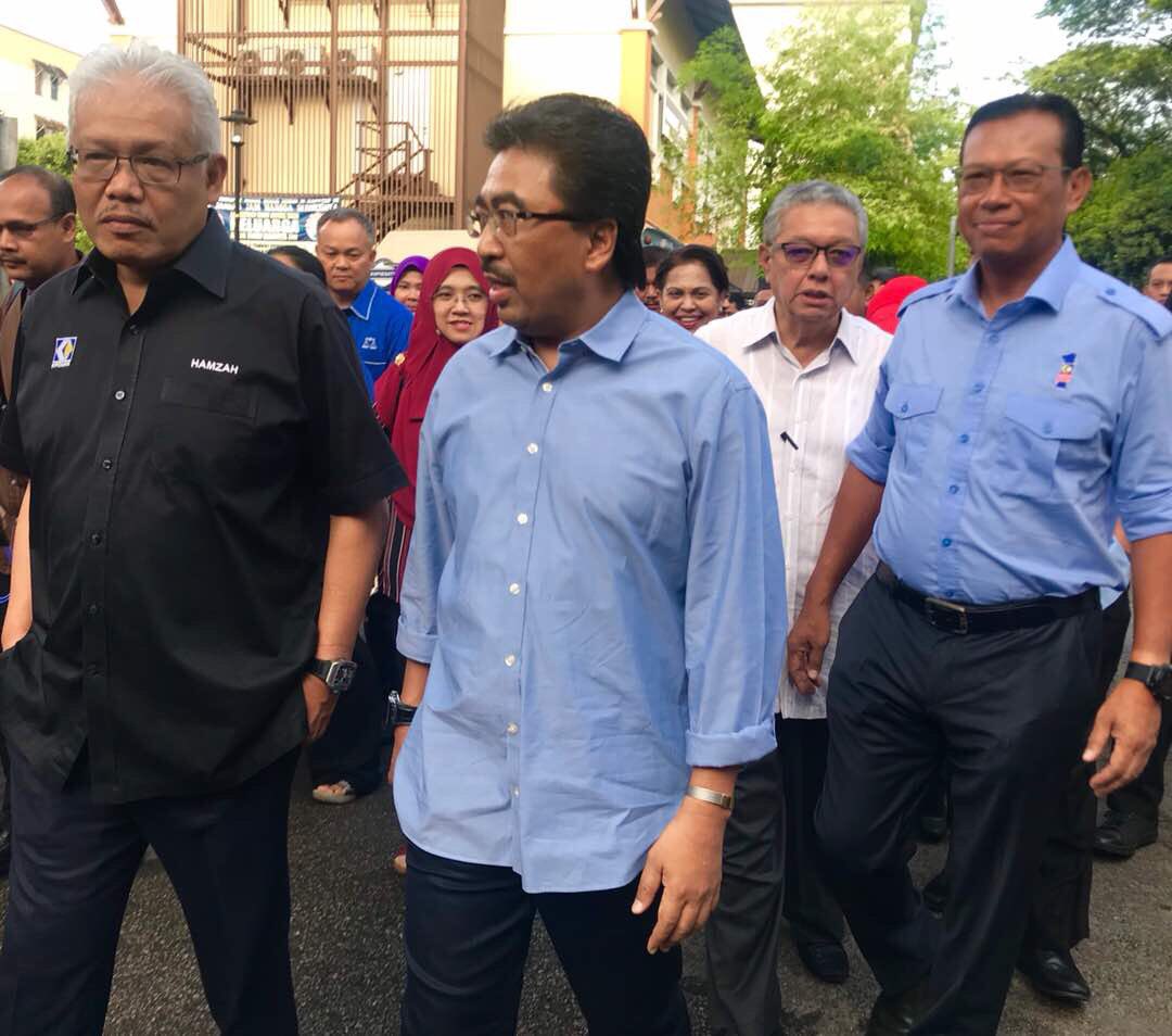 shaberyc's tweet photo. Jualan sentuhan rakyat Desa Pandan meriah https://t.co/JDB9ecRuTf