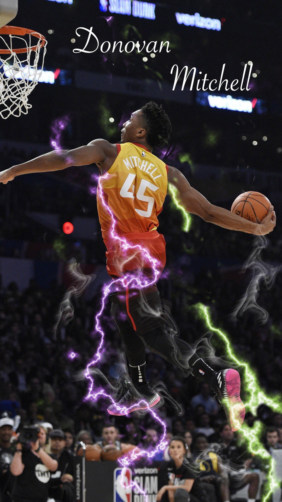 うさバス バスケがしたいです Auf Twitter Iphone用にダンクコンテストのミッチェルで壁紙作ってみた Donovanmitchell Nbajp ドノバンミッチェル T Co Jecxlbir2s Twitter