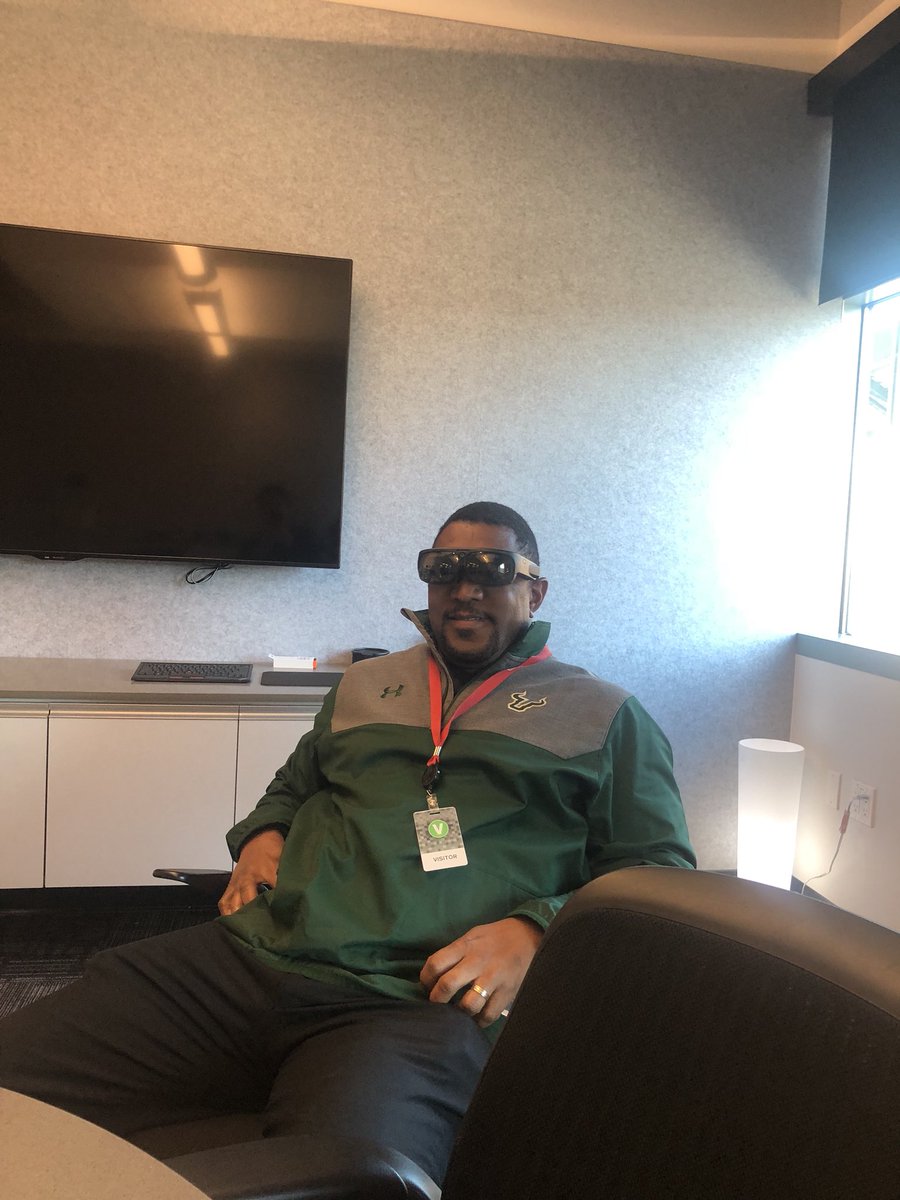 KevinBSneed's tweet photo. Had an absolute mind explosion w/ @OsterhoutGroup and their #SmartGlasses technology! Thanks Mick and Chris for the demo! #VisualDisruption is around the corner; #EducationalDisruption will occur w/ technology in @USFCOP
#FutureOfPharmacy #HIETs™️ #ODG https://t.co/qaIsvnHbVo