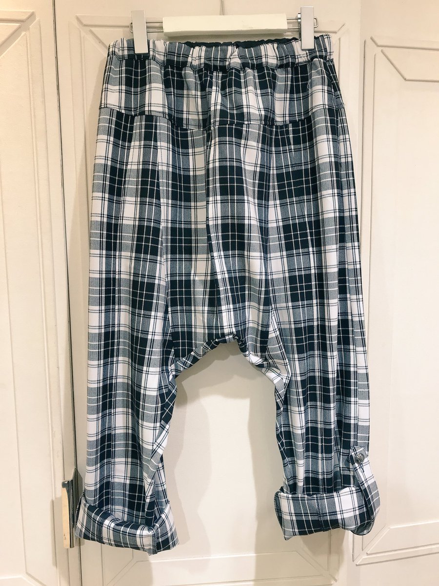 sendai_alg's tweet image. おはようございます😃☀
仙台店オープンしております‼️

本日新作商品入荷しました(*´꒳`*)❤️
サルエルパンツとコウモリプリントプルオーバー🦇✨
コウモリはスタッフゴリ押しの為、中心のラックに早速並べておりますので気になる方は是非お店に見に来てください☆