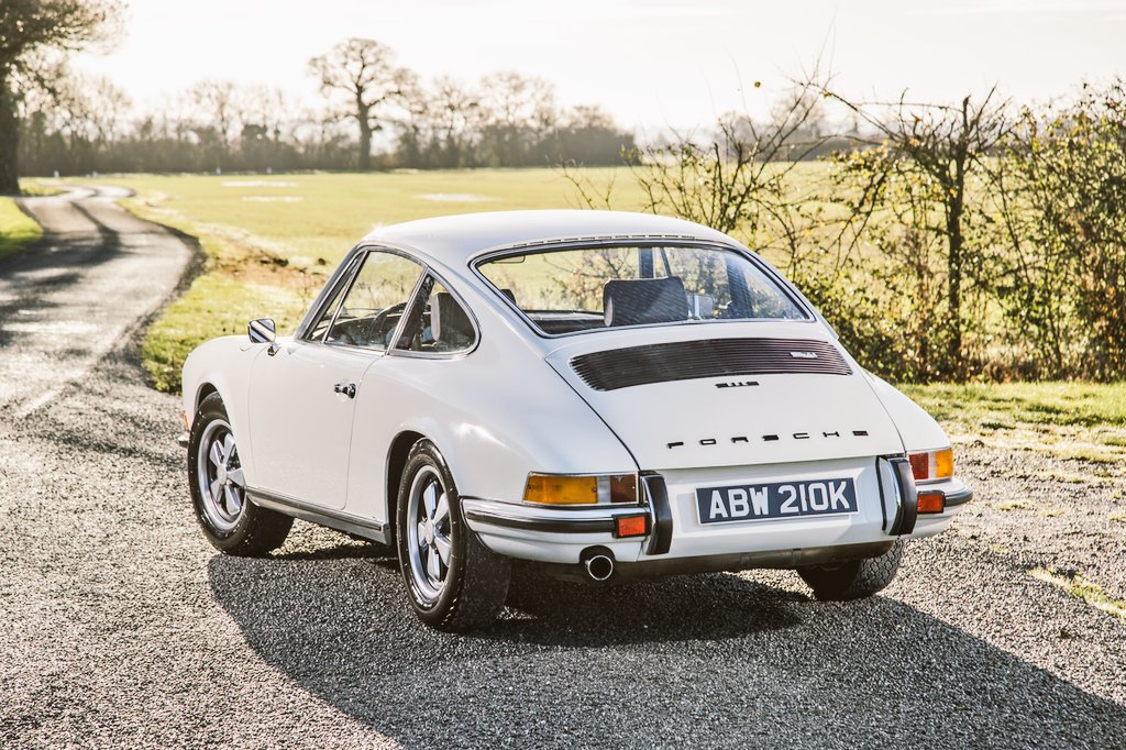 BCJr's tweet image. Happy #FridayFeeling!😎~🍻✨✌

#Porsche #911S 2.4 Beauty!👌💯
#OldSchool #Classic #Porsche911

@PorscheRetail @Porsche911UK
@PorscheSauce @HelenGoff
@oliveri_pablo @DP_Grouch
@Bertieschip @vividcloudofwat
@FAFBulldog @LienhardRacing 👊💥