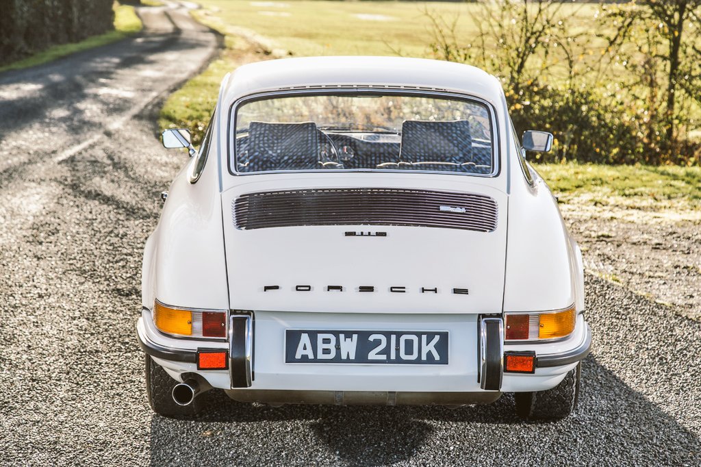 BCJr's tweet image. Happy #FridayFeeling!😎~🍻✨✌

#Porsche #911S 2.4 Beauty!👌💯
#OldSchool #Classic #Porsche911

@PorscheRetail @Porsche911UK
@PorscheSauce @HelenGoff
@oliveri_pablo @DP_Grouch
@Bertieschip @vividcloudofwat
@FAFBulldog @LienhardRacing 👊💥