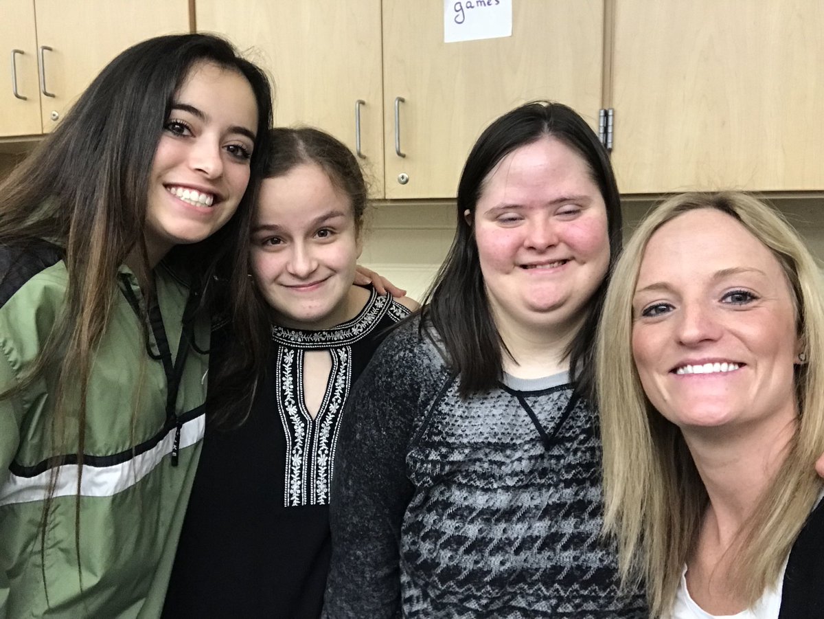 WestOttawaLinks's tweet photo. Thankful for these awesome students! https://t.co/luetVaSm7e