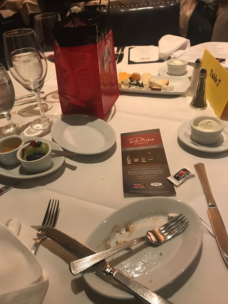 shellings_bare's tweet image. Thank You @MastrosOfficial . Thank U #RuthChrisSteakhouse....u two r the same to me , invite @prodigenoir next time