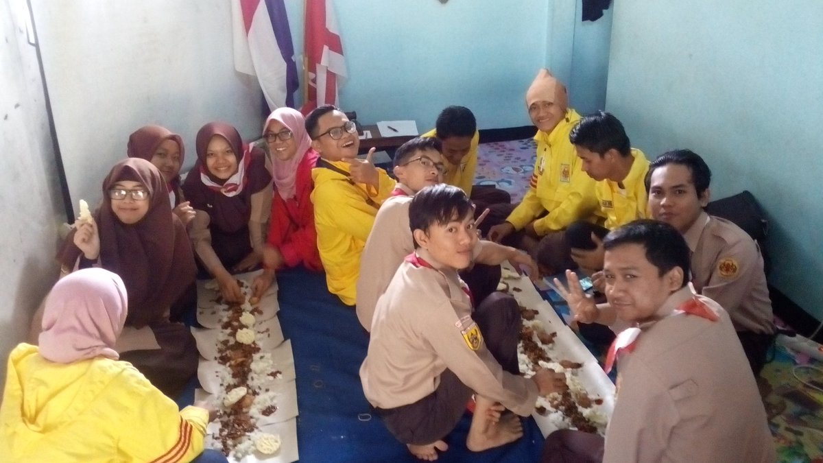Selamat makan!
.
.
.
#pramukaunpad 
#pramukaindonesia