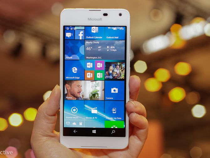 CNET's tweet image. Windows Phone is dead, but its influence lives on cnet.co/2EXE1qb