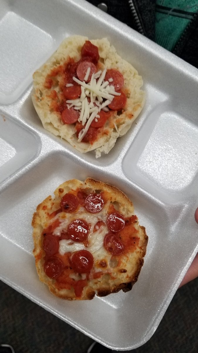 KemptonESS's tweet image. Kempton Café club made mini pizza Today 🍕👨🏽‍🍳👩🏼‍🍳 #KemptonESS #ESSROCKS