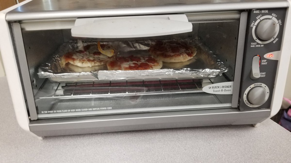 KemptonESS's tweet image. Kempton Café club made mini pizza Today 🍕👨🏽‍🍳👩🏼‍🍳 #KemptonESS #ESSROCKS