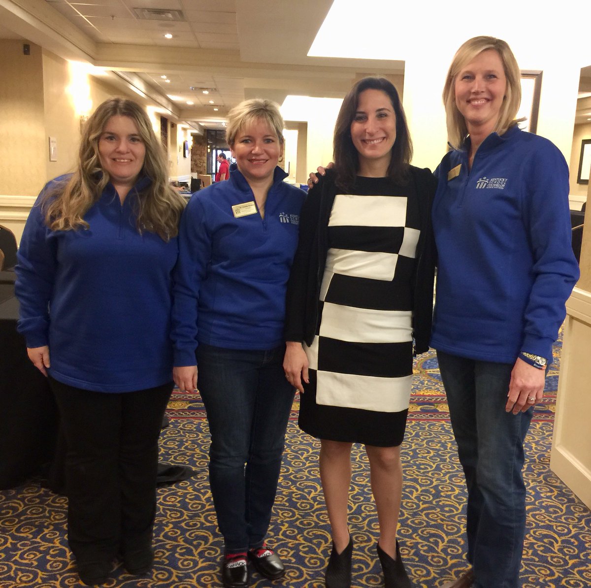 ms_counselor02's tweet photo. Thank you Rosalind Wiseman for coming to @KentuckySCA’s #ksca18! I’m honored to have gotten to introduce you! Thank you for your tireless work and support for school counselors! @cultureodignity https://t.co/BJCPqca6nJ