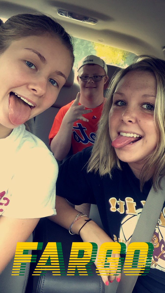 CarliCarrier's tweet photo. Shoutout to my pal CarMar for being such a wonderful friend and workout partner!! There is never a dull moment with you, and the world is a better place because of your big smile and even bigger heart. I hope your birthday is as fun as you are!! Love you!!💜💙🌸☀️✳️ https://t.co/waabAYT7cE