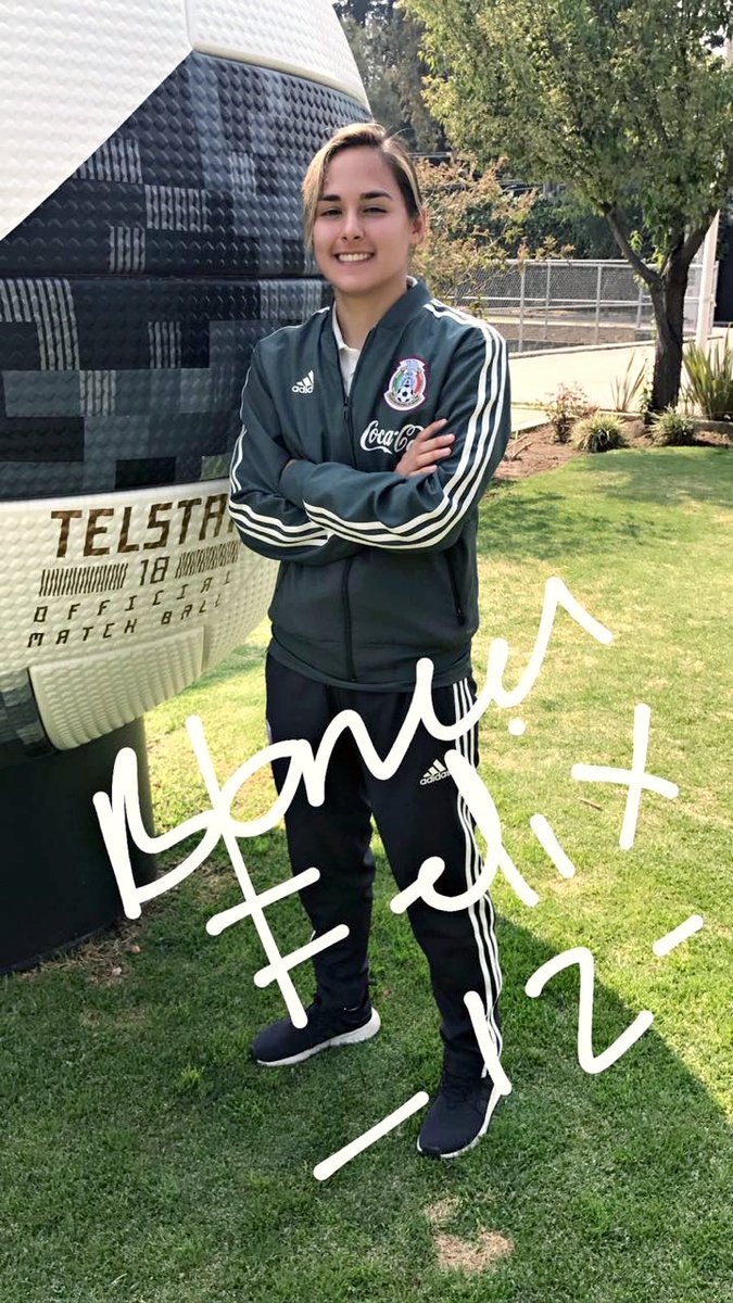 Drew_gg11's tweet photo. 😍La Mejor portera👐 del mundo mundial🌎 con la jersey más bonita 🇲🇽 ❤
Mucho éxito @blancafelixc en este nuevo reto mis mejores deseos CRACK😊🙈
Saludos Blanquita✌ Gracias por regalarnos tantas emociones debajo del arco eres enorme mi admiración y respeto para vos❤👏🙈
#BF12 https://t.co/0Swqz82dvj