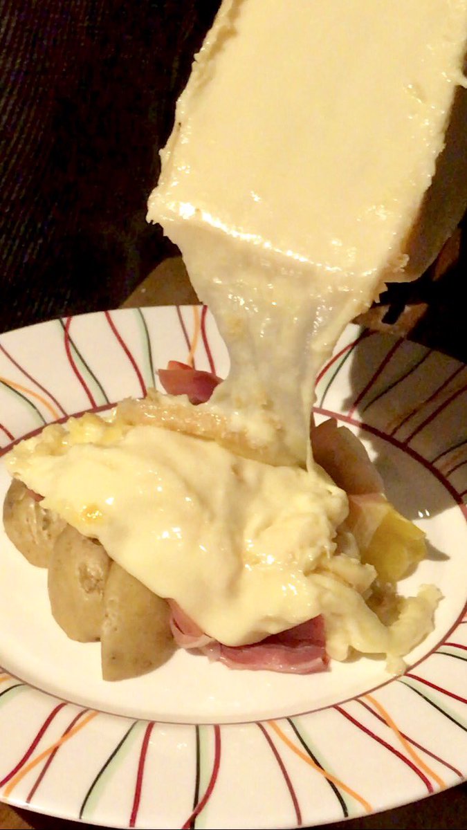 氷華 あいす 代々木上原のマジョリにて念願のラクレットチーズ 何頼んでも美味しいし楽しくてあっという間の時間でした キティ キールインペリアル キールロワイヤル シェリージンジャーと沢山飲んだ 白ワインはボトルで空けたり 笑