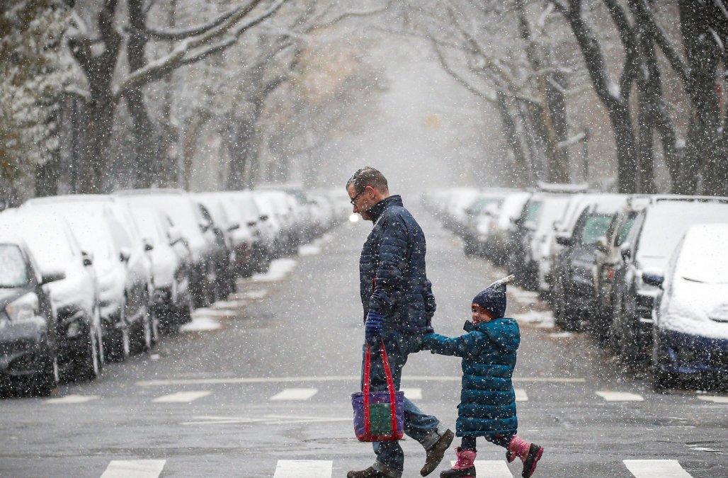 news24tvchannel's tweet photo. London gear up for coldest weather in years #London #coldestweather https://t.co/4w1E1tYb5D https://t.co/5keoF8yGgr
