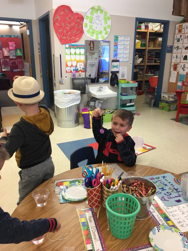 MDCOYLE1's tweet photo. Ice experiments with Mrs. Labo! #lovemhe #Friyay https://t.co/XugzxWkgdF