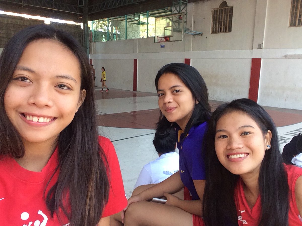 genesisxdaffon's tweet photo. Grade 6 and until now were still kickin’ hahaha #TeamPalingon #InterBrgy https://t.co/4RLHXE2ooW