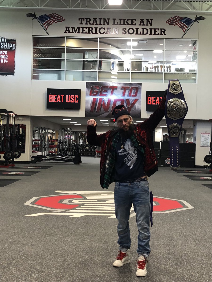 wwenzoallday21's tweet photo. s/o to @OhioStAthletics &amp; @OhioStateFB for letting #TheCruiserweightChamp train like an American a soldier today! #BeatUSC! #RealestChamp’s https://t.co/aAWuwPVQQN https://t.co/ZRmIQZtZMN