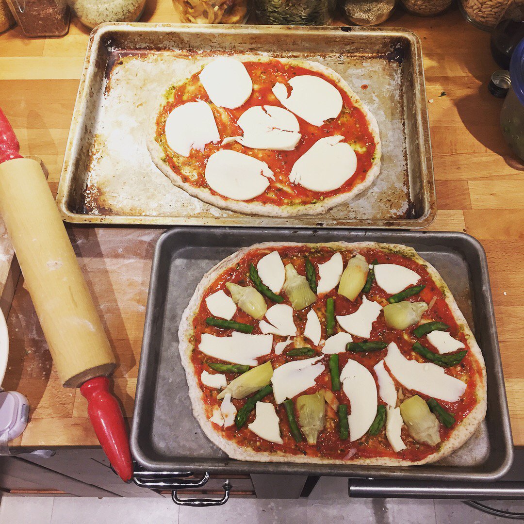 HeatherDoerksen's tweet photo. I’m from the Canadian Prairies so I know how to drive in the snow, but even I know when to get outta the car, cancel my plans, snuggle in and make some homemade pizza. #snowday #coveredinflour #staysafeoutthere #fridayispizzaday https://t.co/ZnHmtRrJiK