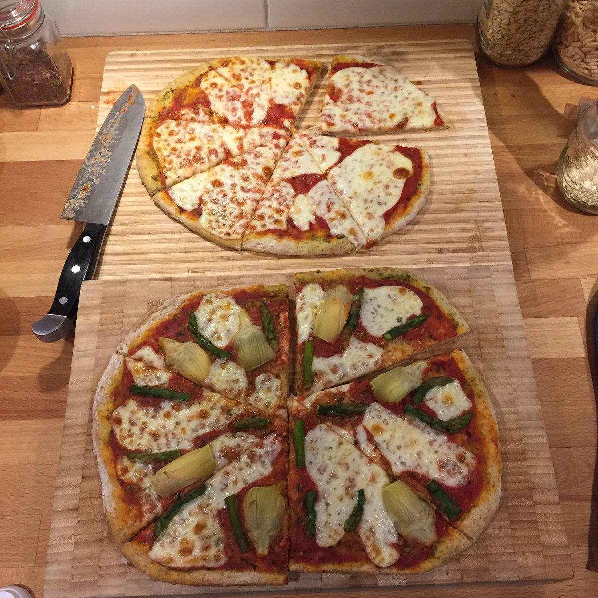HeatherDoerksen's tweet photo. I’m from the Canadian Prairies so I know how to drive in the snow, but even I know when to get outta the car, cancel my plans, snuggle in and make some homemade pizza. #snowday #coveredinflour #staysafeoutthere #fridayispizzaday https://t.co/ZnHmtRrJiK