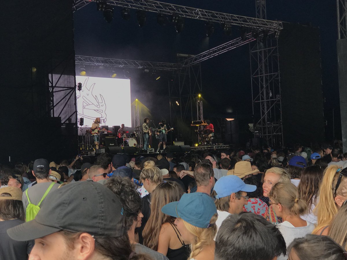 🎵 it doesn’t have to be like this 🎵 
#carseatheadrest owning the #SCL2018 Big Top a little bit earlier. <a href="/SCLFestival/">Sydney City Limits</a>