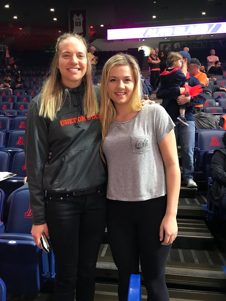 Glad I got to meet <a href="/swiesebaby24/">Sydney Wiese</a> and <a href="/BeaverWBB/">Oregon State WBB</a> took a dub