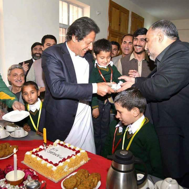 RaisingKpk's tweet photo. #KhidmatMainSabSayAagaySindh
زمونگ کور 
یہ ہے اصل کامیابی 
پختونخوا حکومت کا بے گھر بچوں کیلئے منصوبہ ، جہاں دنیاوی تعلیم کے ساتھ ساتھ بچوں کو مکمل دینی تعلیم بھی دی جا رہی ہے ✌
#WePromised_WeDelievered
@Shah_FarmanPTI @FarrukhHabibISF @FarhanKVirk @PTIKPOfficial @KPKUpdates https://t.co/UEx4r72Nwa
