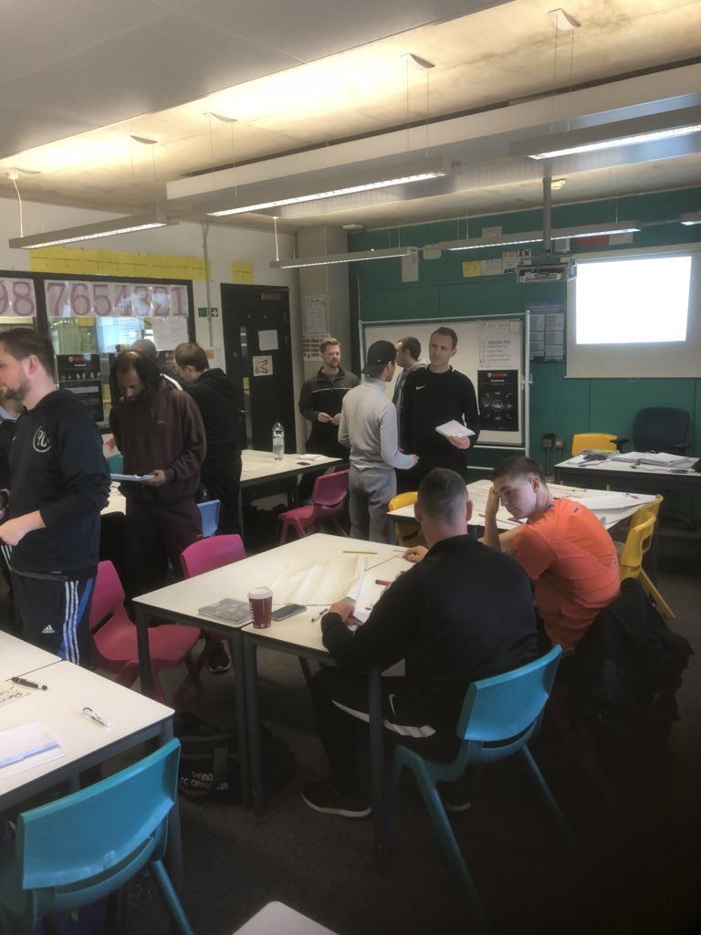 Barryfisher71's tweet photo. Tom Hogan in action, L2 Blk 1 at Langley Academy, Day 3 Motivation workshop. @BerksBucksFA https://t.co/KOuTdu5oZF