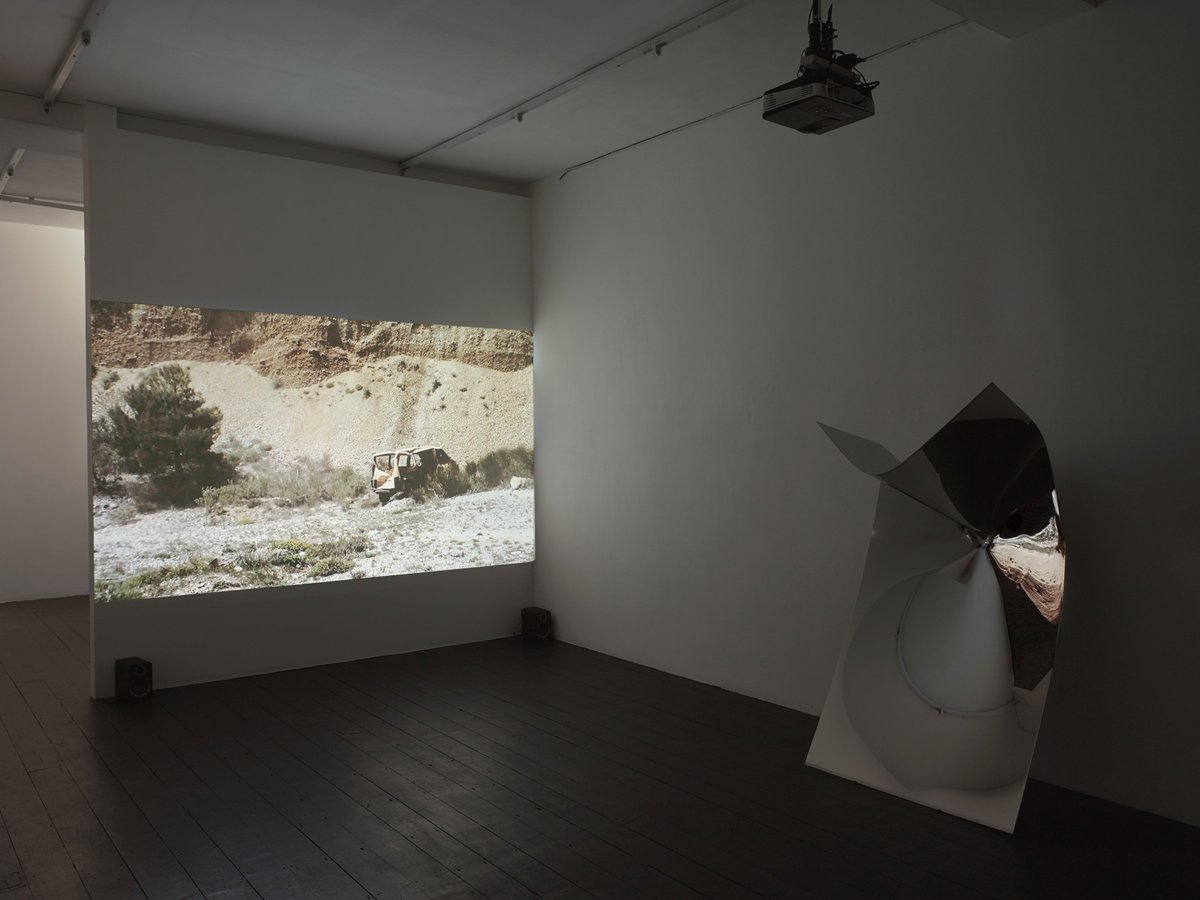 _letrangere's tweet image. Thank you @widewalls1 ! Get an insight into Florian Pugnaire and David Raffini's creative thought process behind the 'Show Me' exhibition at @_letrangere ... widewalls.ch/florian-pugnai…