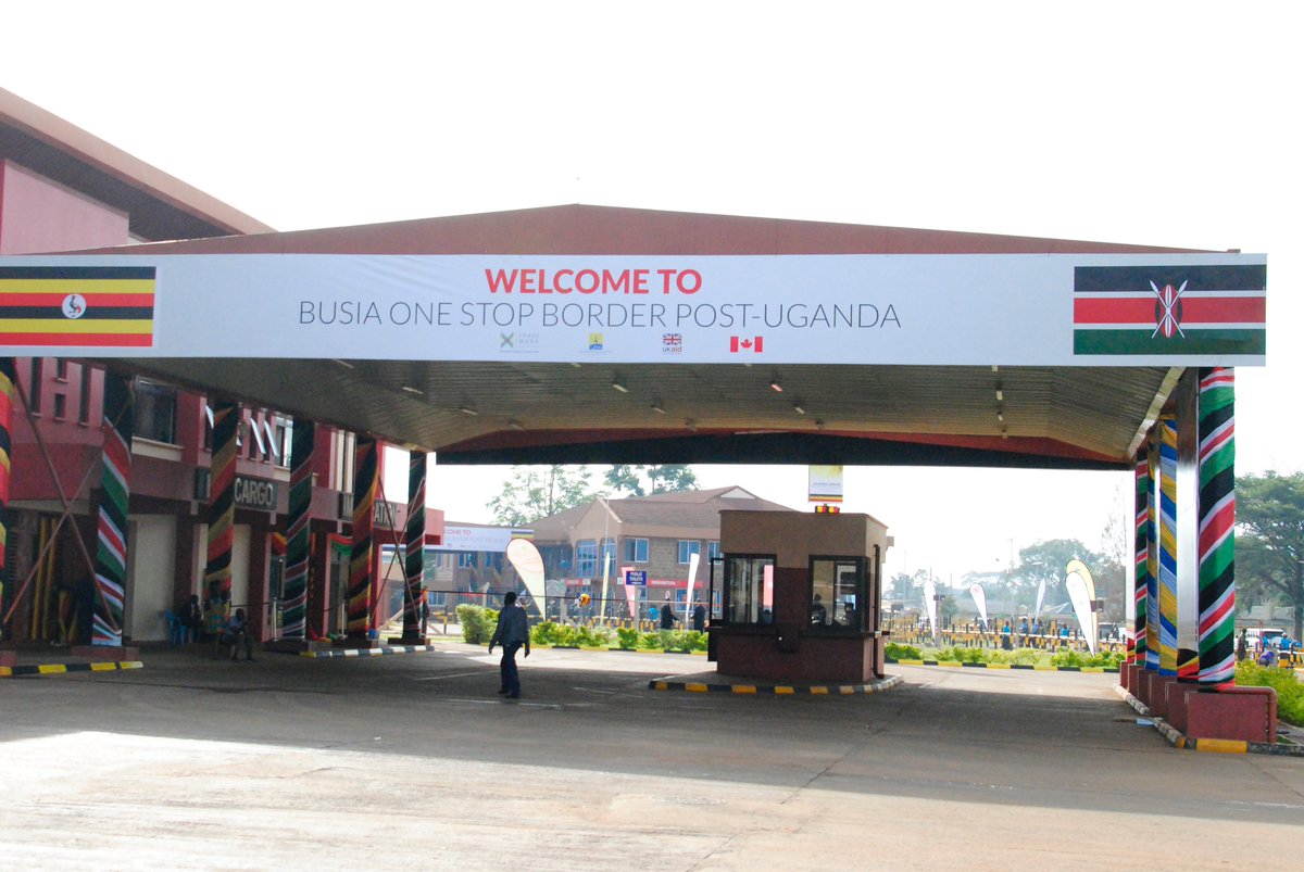 StateHouseUg's tweet image. HAPPENING: President .@KagutaMuseveni together with H.E .@UKenyatta set to open #OneStopBorderPost at #Busia. #VukaBorderFaster