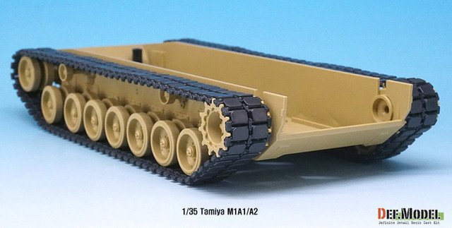 AbramsSquad's tweet photo. https://t.co/dkWmt8lKyt - T158 Workable Track set (for 1/35 M1 Abrams). Only 16,00 € - https://t.co/VRizR57PJe #modellingPlanet #modelling #plasticmodel #plastickit #armored #hobby #miniatura #maqueta #modelismo #miniature #scalemodel #tanks #defmodel #track https://t.co/r3i6GsWiIT