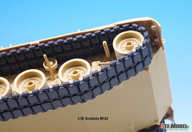 AbramsSquad's tweet photo. https://t.co/dkWmt8lKyt - T158 Workable Track set (for 1/35 M1 Abrams). Only 16,00 € - https://t.co/VRizR57PJe #modellingPlanet #modelling #plasticmodel #plastickit #armored #hobby #miniatura #maqueta #modelismo #miniature #scalemodel #tanks #defmodel #track https://t.co/r3i6GsWiIT